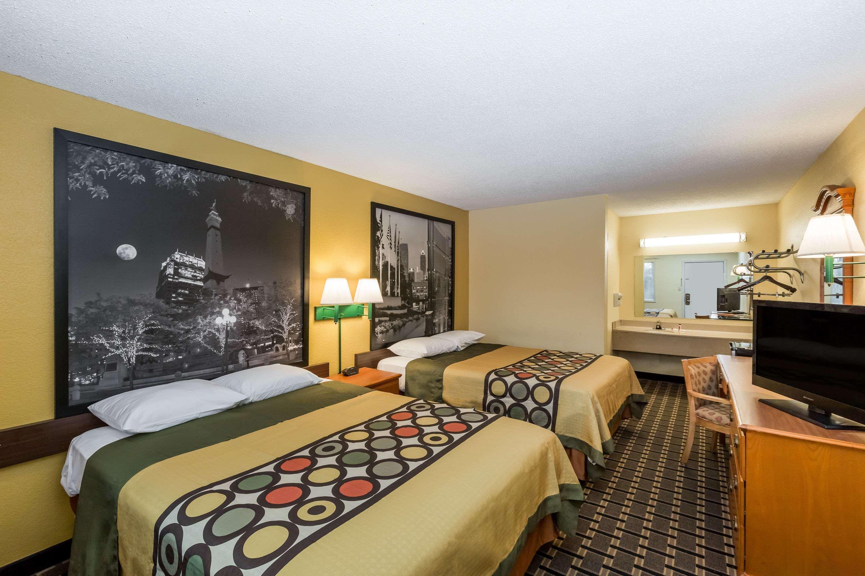 Мотель Super 8 By Wyndham Indianapolis-Southport Rd Екстер'єр фото