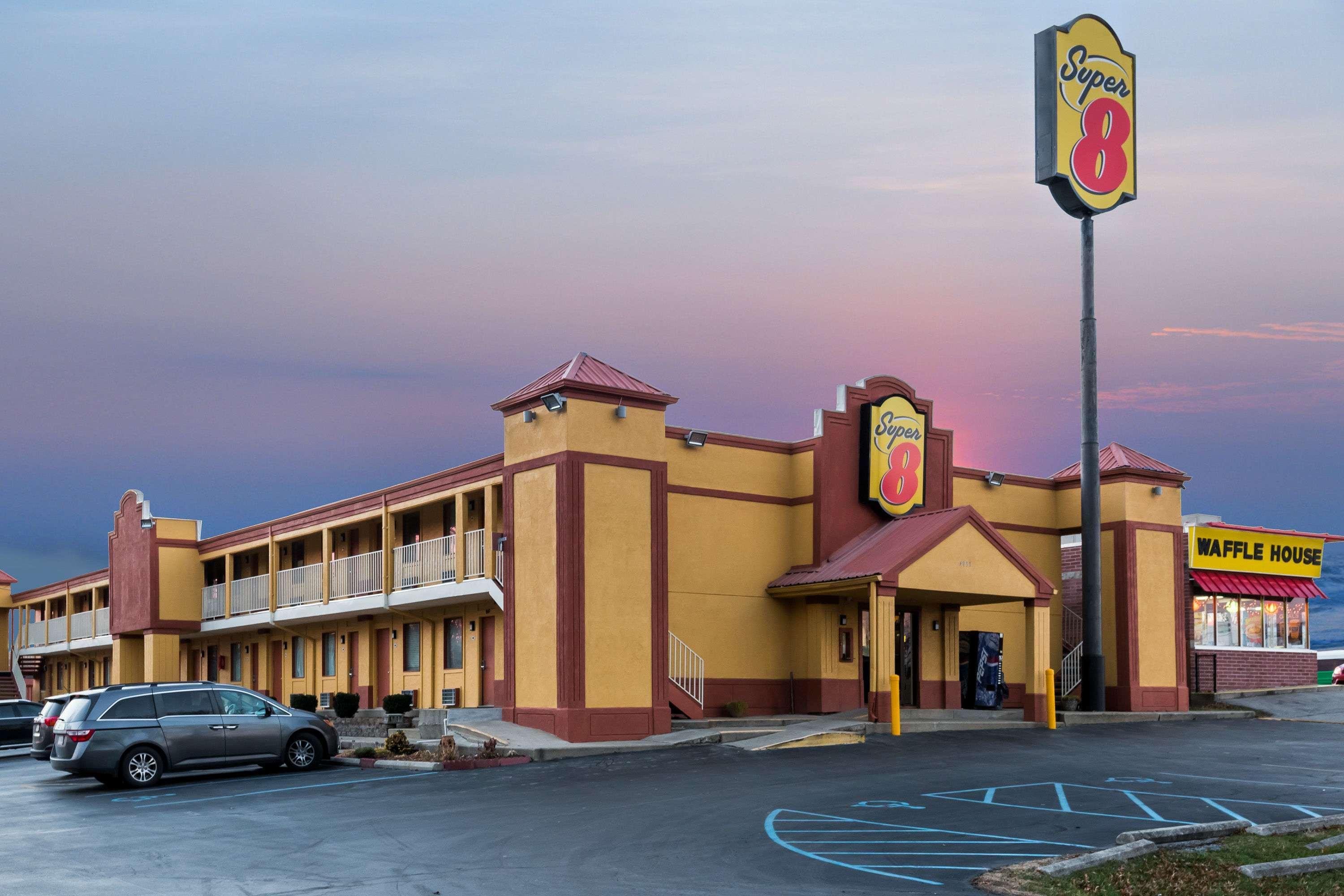 Мотель Super 8 By Wyndham Indianapolis-Southport Rd Екстер'єр фото