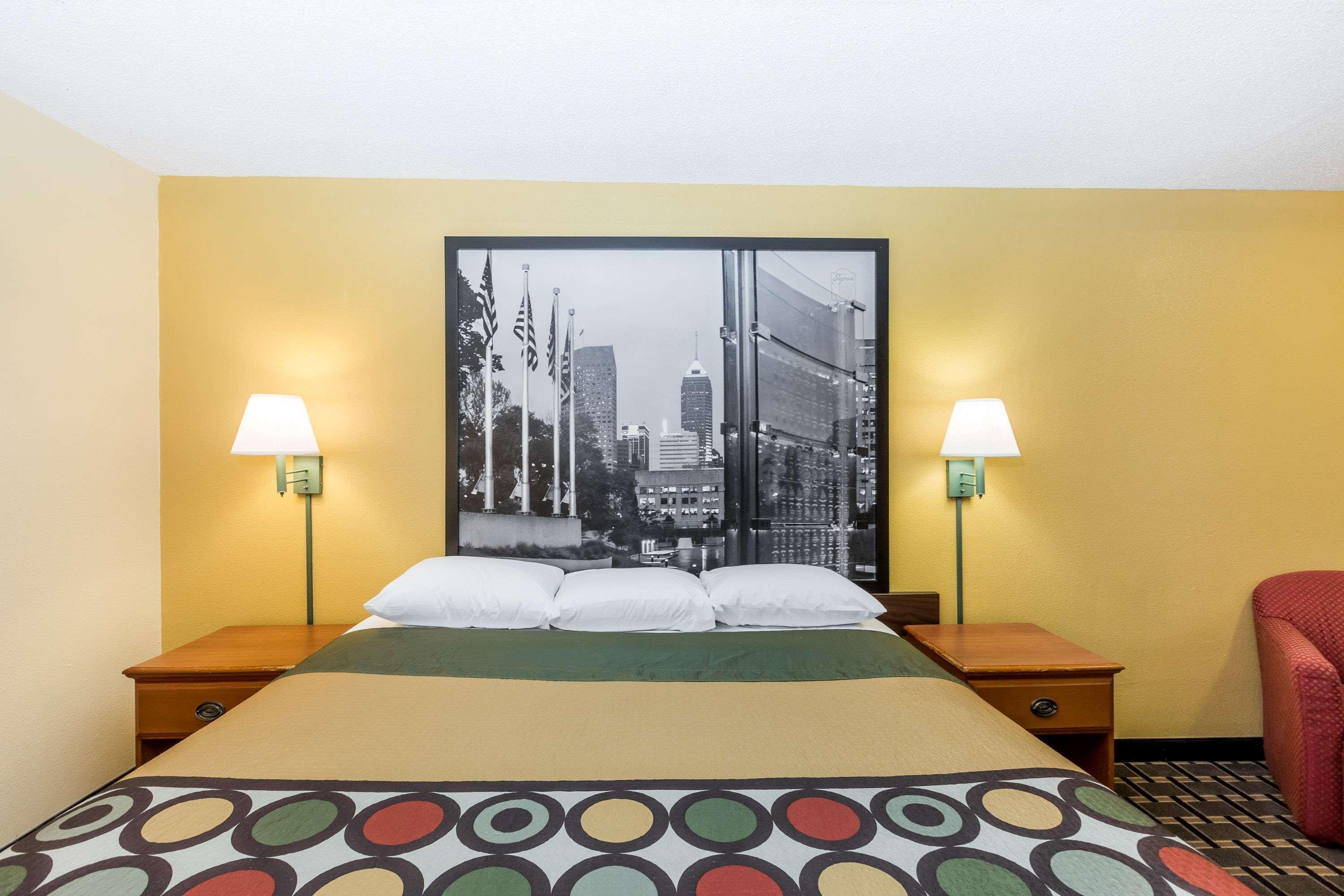 Мотель Super 8 By Wyndham Indianapolis-Southport Rd Екстер'єр фото
