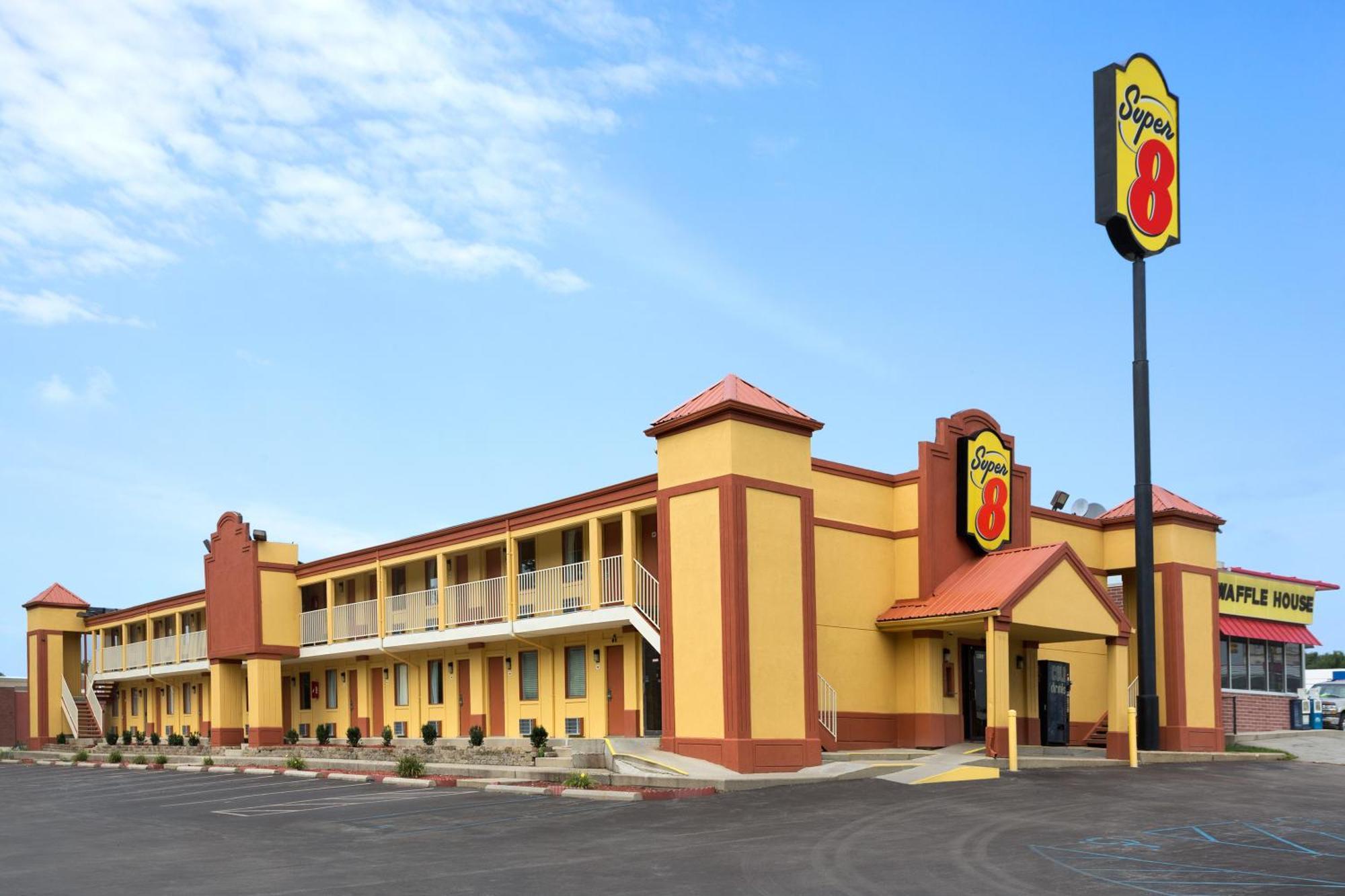 Мотель Super 8 By Wyndham Indianapolis-Southport Rd Екстер'єр фото